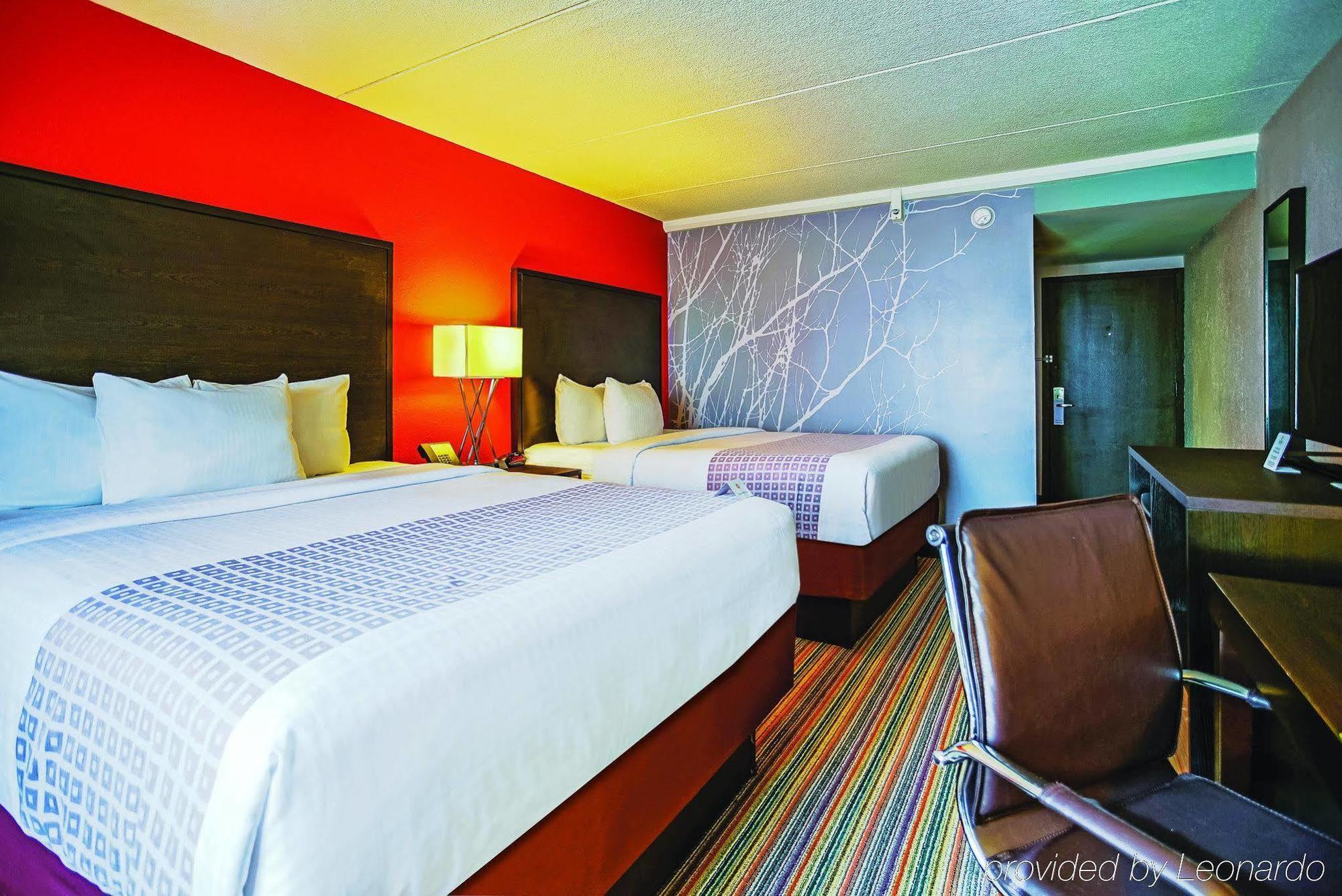 Holiday Inn & Suites Philadelphia-Runnemede/Exit 3-New Jersey Turnpike 外观 照片