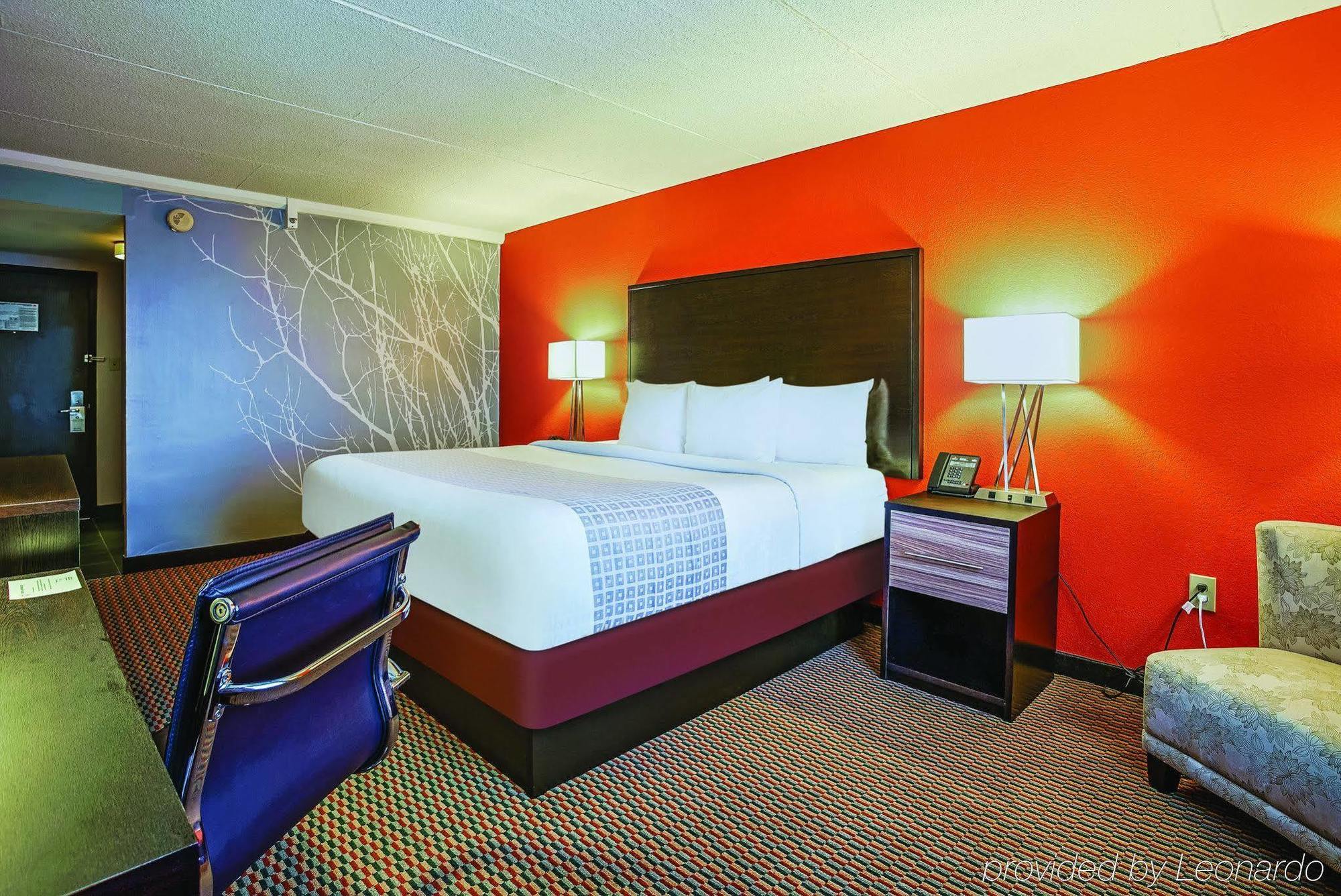 Holiday Inn & Suites Philadelphia-Runnemede/Exit 3-New Jersey Turnpike 外观 照片