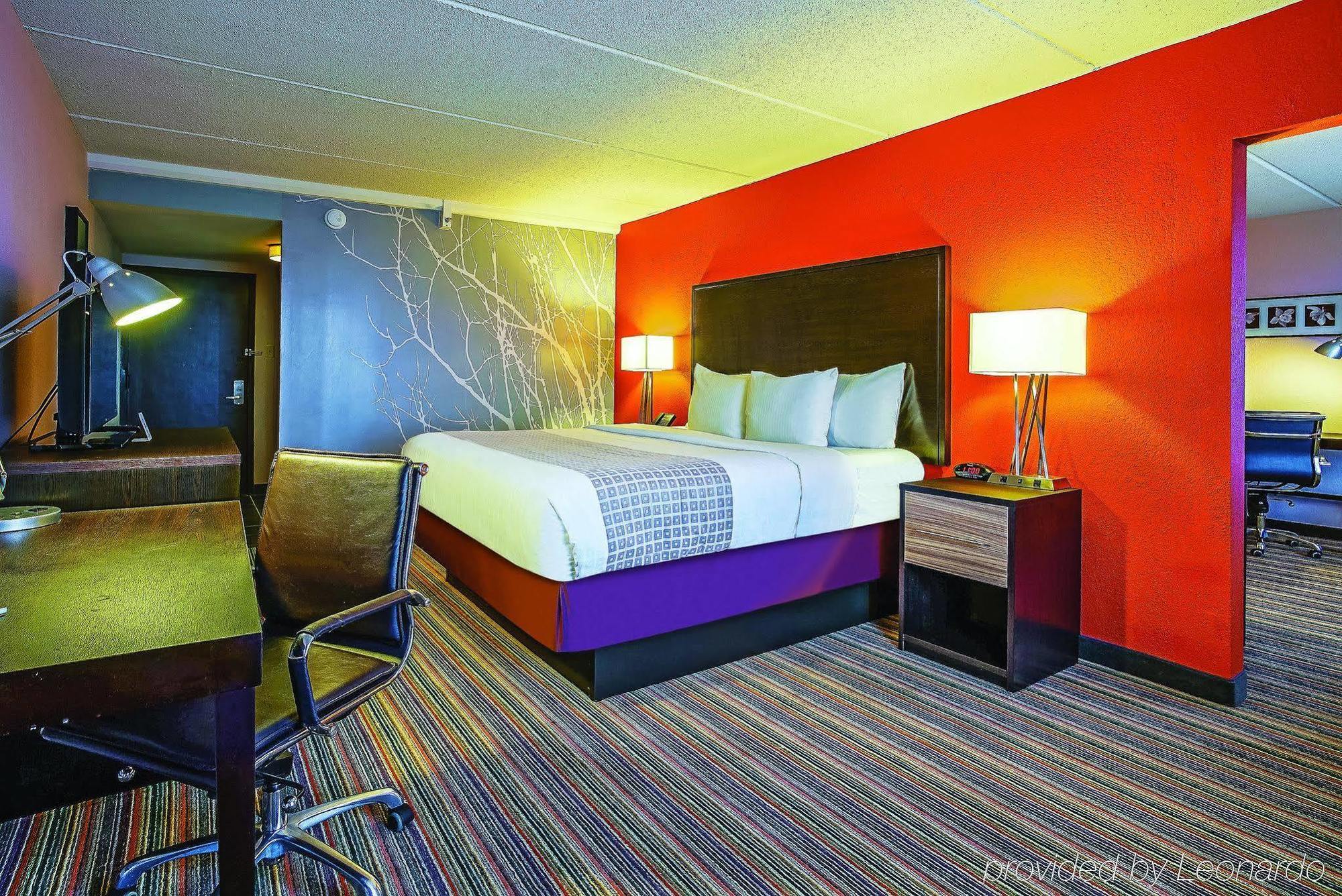 Holiday Inn & Suites Philadelphia-Runnemede/Exit 3-New Jersey Turnpike 外观 照片