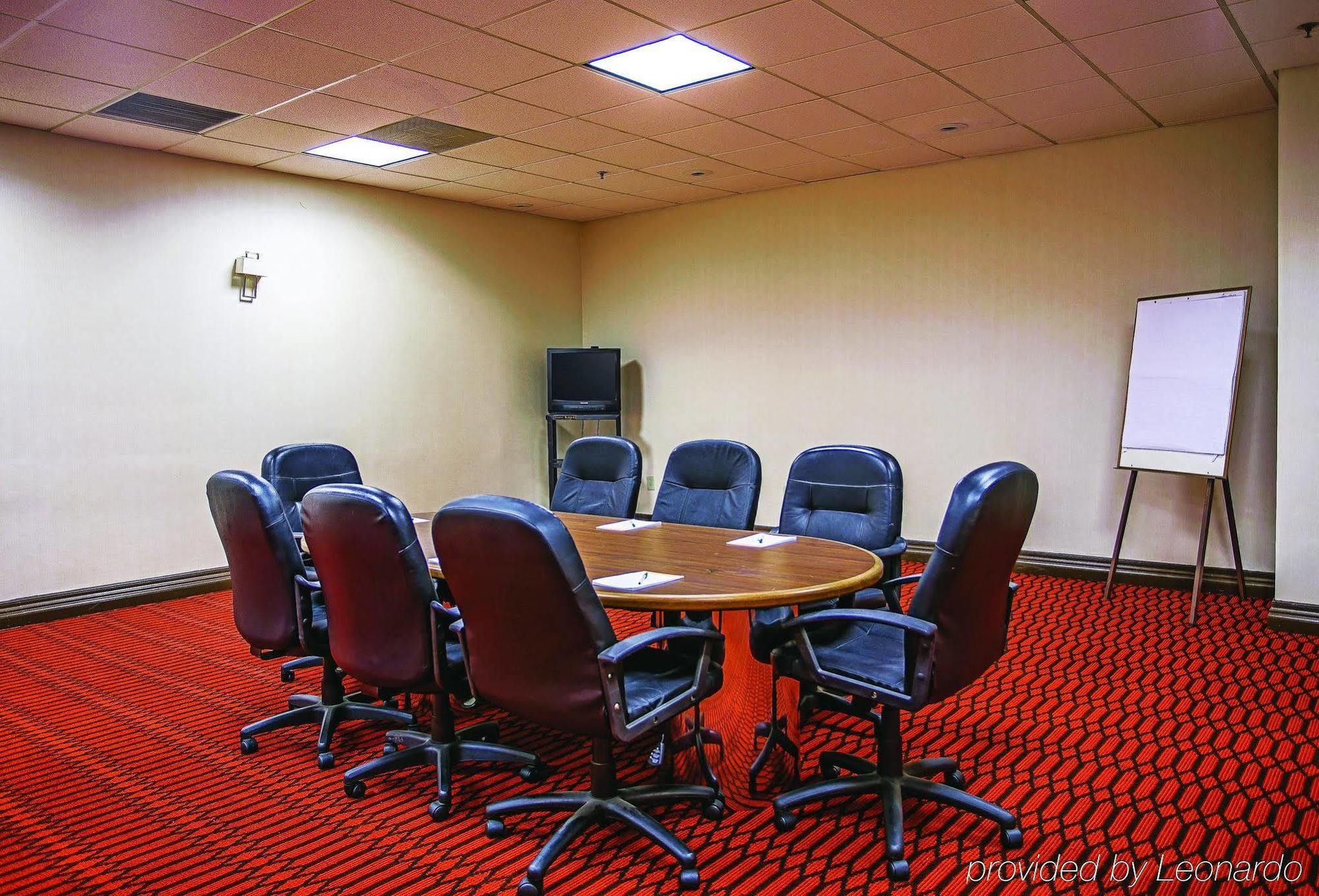 Holiday Inn & Suites Philadelphia-Runnemede/Exit 3-New Jersey Turnpike 外观 照片